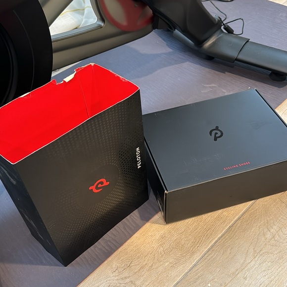 PELOTON Brand (unisex) Cycling Shoes - Like New! Never used! - Picture 8 of 9